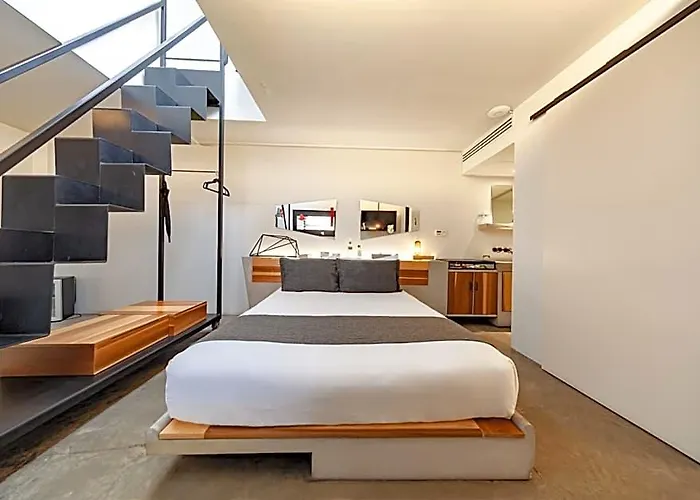 Carlota Hotel