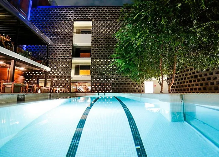 Carlota Hotel